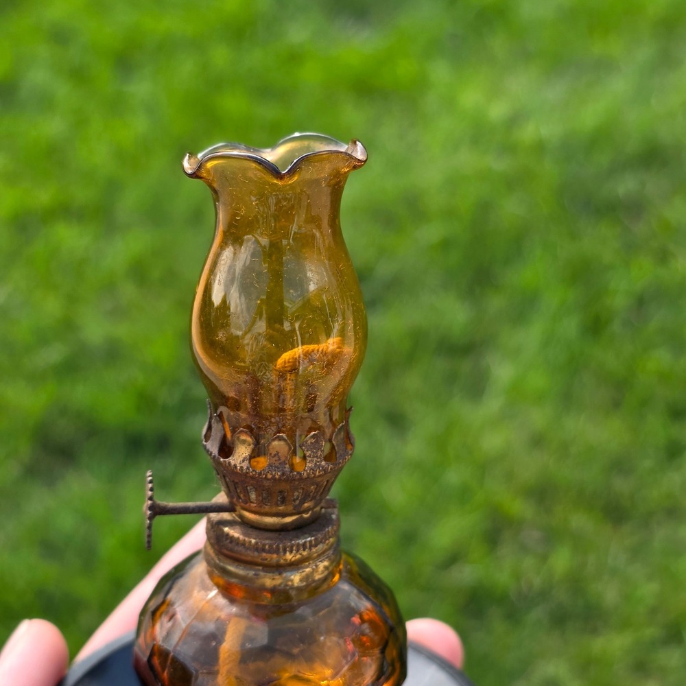 Vtg Home Decorative Products Amber Glass Miniature Oil Lamp hurricane ruffle - Picture 14 of 15